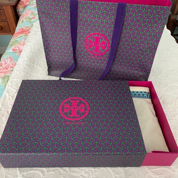 Amanda Clutch - Picture 8 of 8